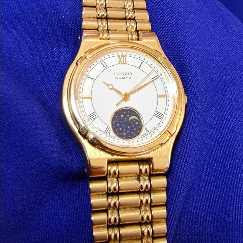 Seiko Vintage Rare Moonphase Women's Petite Watch Gold Tone